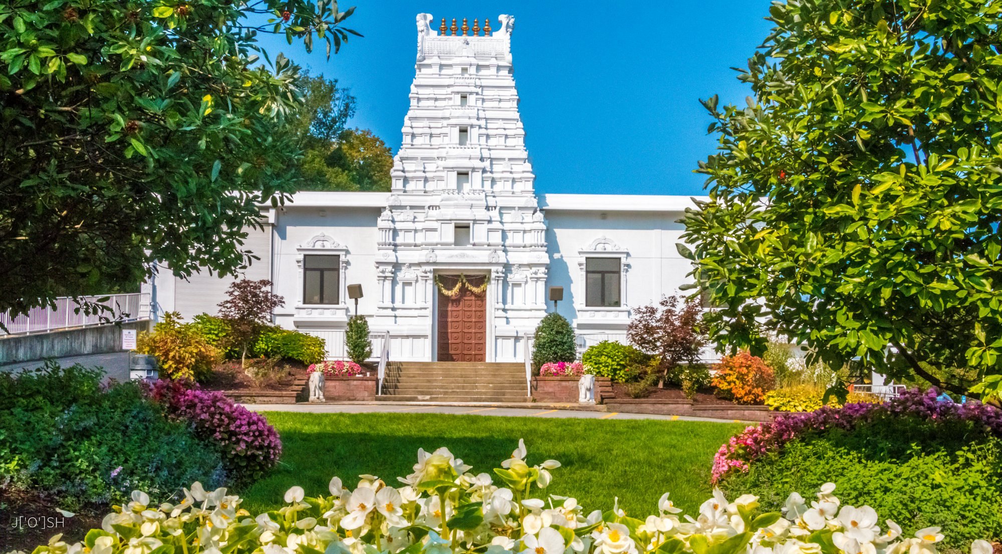 Sri Venkateswara Temple, Pittsburgh — oldest traditional Hindu temple built by Indian immigrants